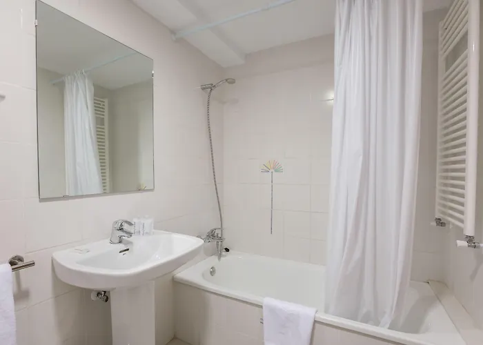 Pierre & Levante - Adults Recommended * Benidorm